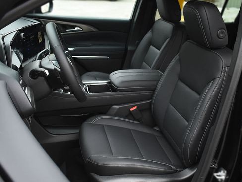 New 2026 Chevrolet Traverse LT w/ Sun and Wheel Package image 9