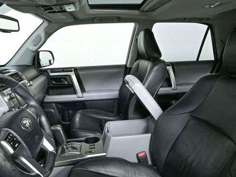 Used 2012 Toyota 4Runner SR5 w/ Premium Pkg AWD/4WD image 4