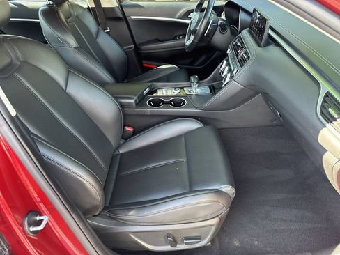 Used 2023 Genesis G70 2.0T AWD/4WD image 13