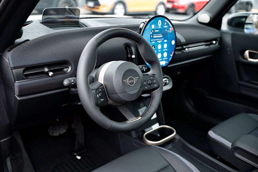 New 2026 MINI Cooper 2-Door Hardtop FWD image 18