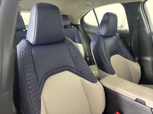 Used 2021 Lexus UX 200 image 25