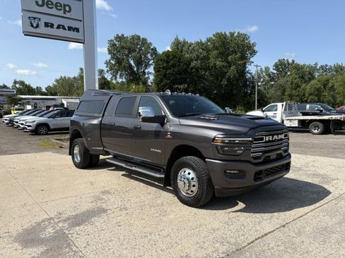 Used 2026 RAM 3500 Laramie w/ Sport Appearance Package AWD/4WD image 3