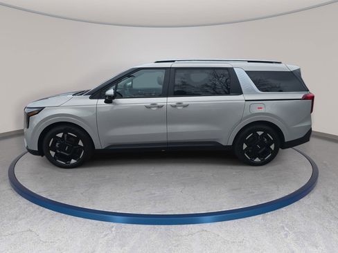 New 2026 Kia Carnival EX FWD image 8