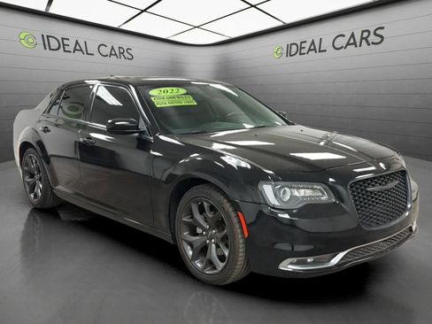 Used 2022 Chrysler 300 Touring w/ Sport Appearance Package RWD image 3