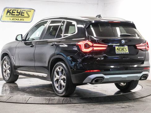Used 2024 BMW X3 sDrive30i w/ Convenience Package RWD image 2