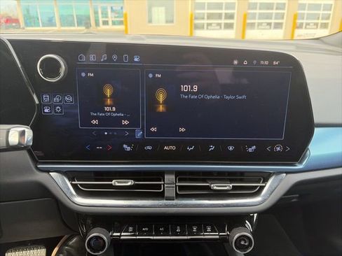 Certified 2025 Chevrolet Equinox EV LT w/ Convenience Package FWD image 11