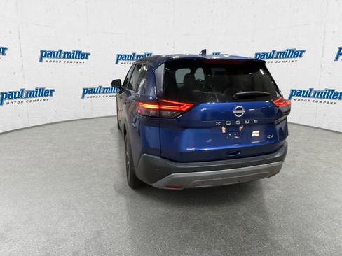 Used 2023 Nissan Rogue SV image 9