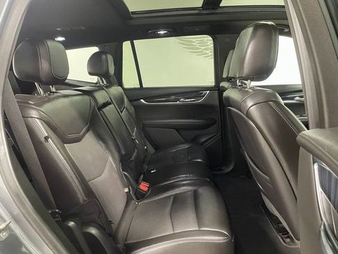 Used 2022 Cadillac XT6 Premium Luxury AWD/4WD image 22