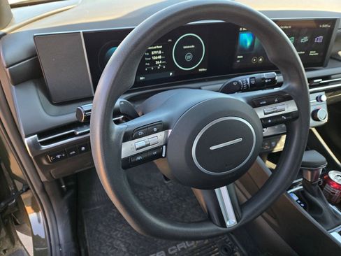 Certified 2025 Hyundai Santa Cruz SEL FWD image 10