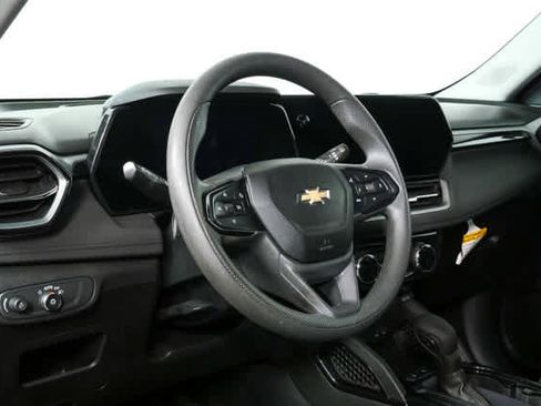 Used 2024 Chevrolet TrailBlazer LT w/ Driver Confidence Package image 4