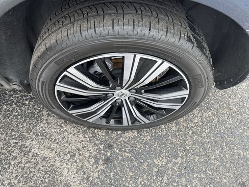 Used 2023 Volvo XC60 B5 Ultimate w/ Climate Package FWD image 40