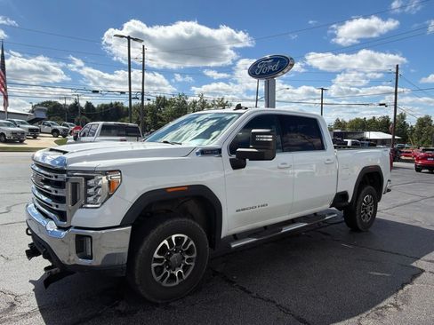 Used 2022 GMC Sierra 3500 SLE w/ SLE Convenience Package AWD/4WD image 4