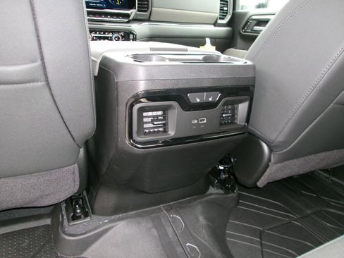 New 2026 Chevrolet Silverado 2500 ZR2 image 21