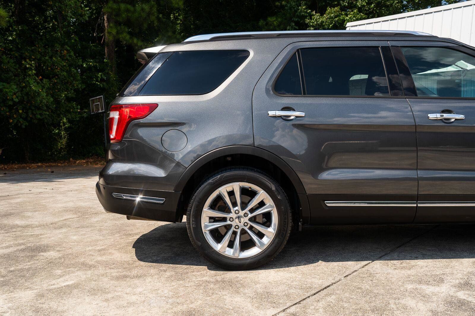 Used 2018 Ford Explorer Limited FWD image 11