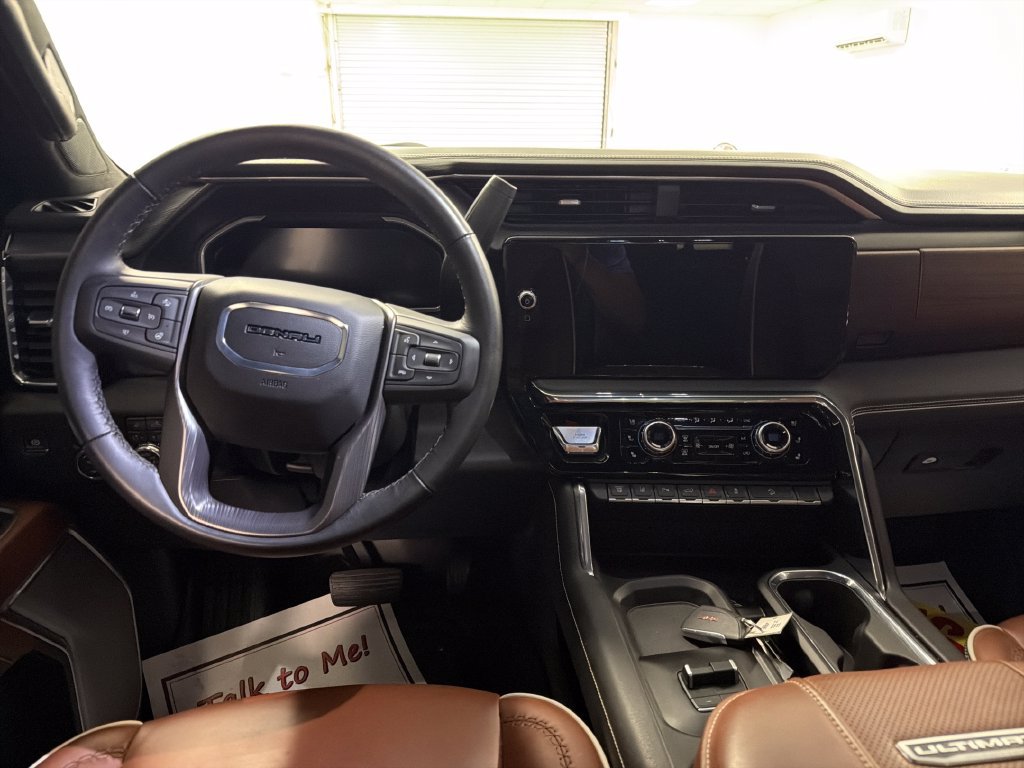 Used 2026 GMC Sierra 2500 Denali Ultimate w/ LPO, Black Badging Package AWD/4WD image 17