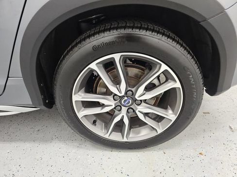 Used 2017 Volvo V60 T5 Cross Country w/ Convenience Package AWD/4WD image 10