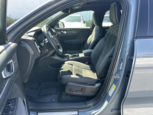 Certified 2023 Volvo XC40 Recharge Ultimate w/ Protection Package Premier image 17