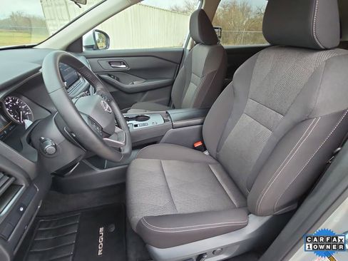 Used 2025 Nissan Rogue SV image 15