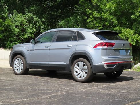 Used 2023 Volkswagen Atlas Cross Sport SE w/ Panoramic Sunroof Package AWD/4WD image 6