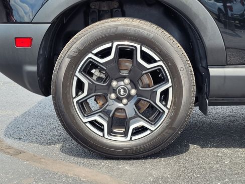 Certified 2025 Ford Bronco Sport Outer Banks w/ Outer Banks Tech Package+ AWD/4WD image 11
