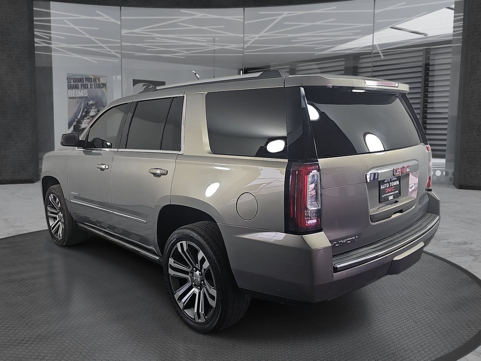 Used 2019 GMC Yukon Denali w/ Denali Ultimate Package AWD/4WD image 7