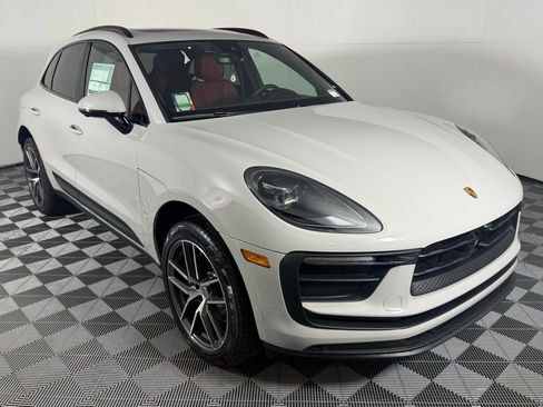 New 2026 Porsche Macan image 9