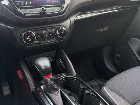 Used 2022 Chevrolet TrailBlazer RS w/ Technology Package image 14