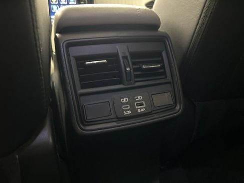 Used 2025 Subaru Forester Premium image 28