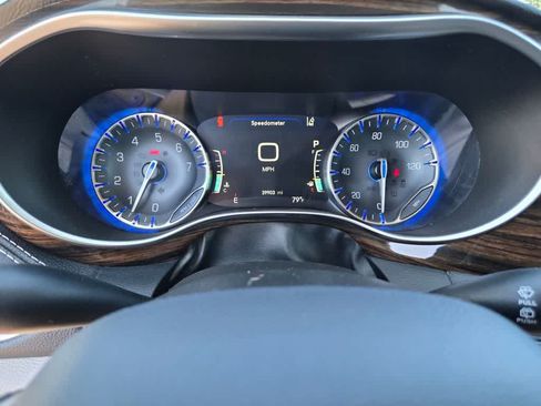Used 2021 Chrysler Pacifica Limited w/ Premium & Safety Sphere Group AWD/4WD image 16