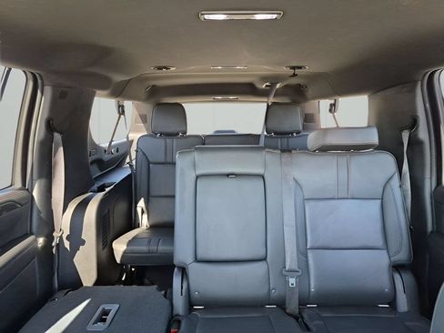 Used 2022 Chevrolet Suburban RST w/ Luxury Package RWD image 43