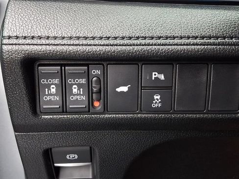 Certified 2025 Honda Odyssey Touring image 27