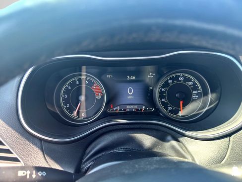 Used 2020 Jeep Cherokee Trailhawk AWD/4WD image 18