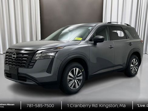 New 2026 Nissan Pathfinder SL image 1