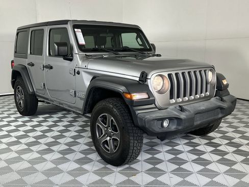 Used 2019 Jeep Wrangler Unlimited Sport S image 2