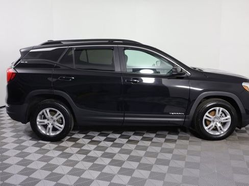 Used 2021 GMC Terrain SLE w/ Driver Convenience Package image 9