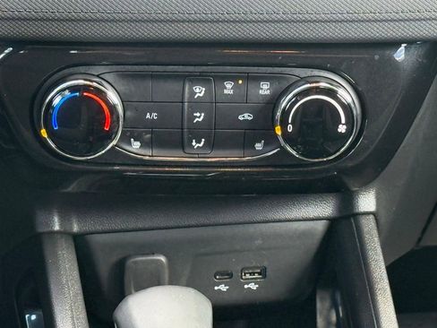 Used 2026 Chevrolet TrailBlazer LT w/ LT Cold Weather Package FWD image 18