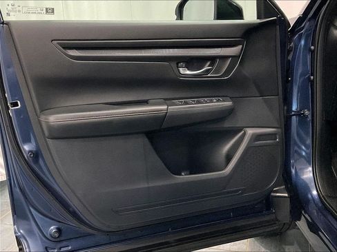 Used 2025 Honda CR-V Sport image 9
