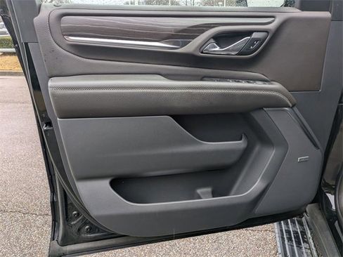 Used 2021 GMC Yukon XL Denali w/ Denali Premium Package image 23