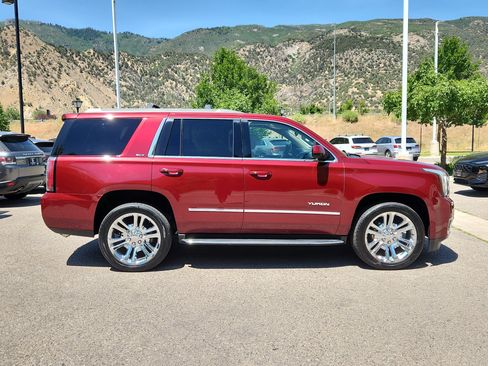 Used 2017 GMC Yukon SLT w/ Premium Edition AWD/4WD image 2
