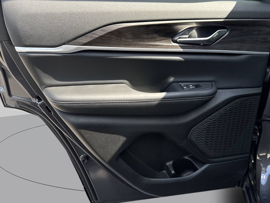 New 2026 Jeep Grand Cherokee Altitude RWD image 28