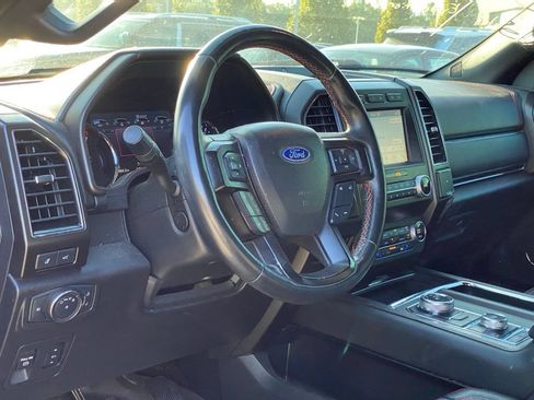 Used 2019 Ford Expedition Limited w/ Equipment Group 303A AWD/4WD image 9