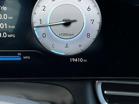 Used 2025 Hyundai Elantra SEL image 41