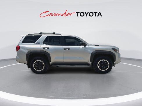 Certified 2025 Toyota 4Runner TRD Off-Road AWD/4WD image 9