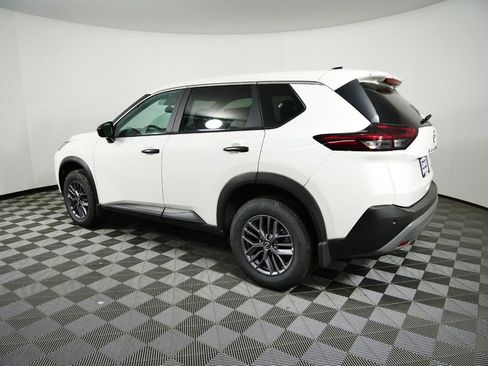 Used 2023 Nissan Rogue S image 6