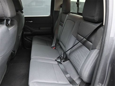 Used 2024 Nissan Frontier SV w/ SV Convenience Package image 18