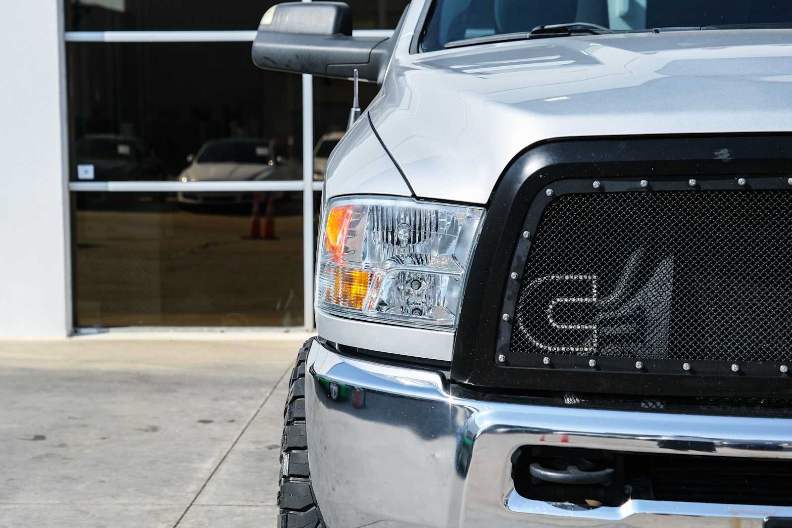 Used 2014 RAM 2500 Tradesman w/ Chrome Appearance Group AWD/4WD image 4