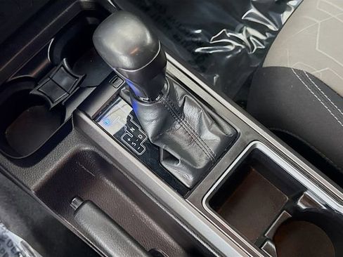 Used 2022 Toyota Tacoma TRD Sport AWD/4WD image 16