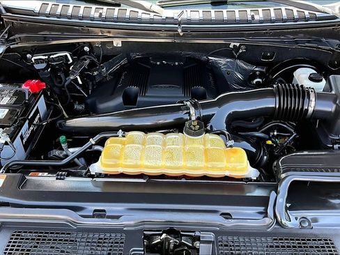 Used 2018 Ford Expedition Limited RWD image 11