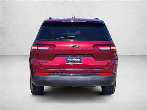 Used 2025 Jeep Grand Cherokee L Altitude AWD/4WD image 7