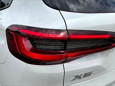 Used 2020 BMW X5 sDrive40i w/ M Sport Package RWD image 23